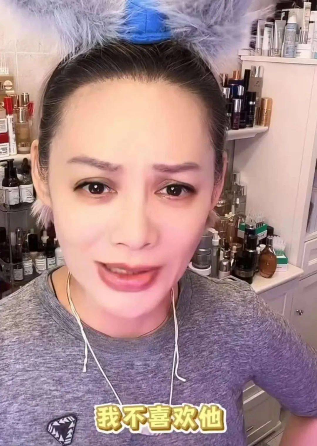 “宁静说不喜欢汪峰”冲上热搜，网友：我静姐澄清绯闻都跟说了段相声似的